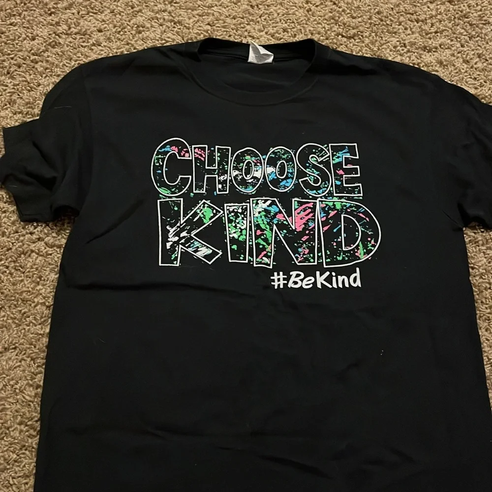 eight women’s shirts - Picture 5 of 9